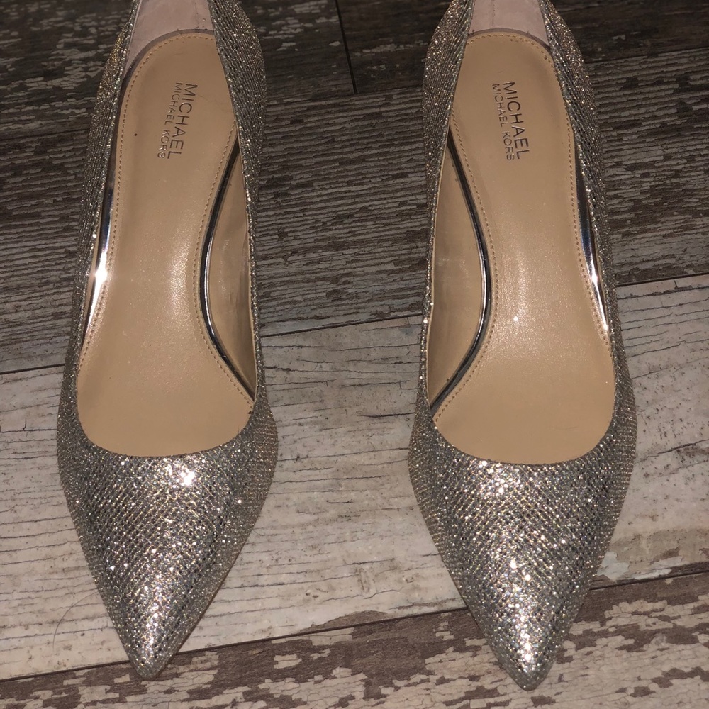 MK Kitten Heel pump